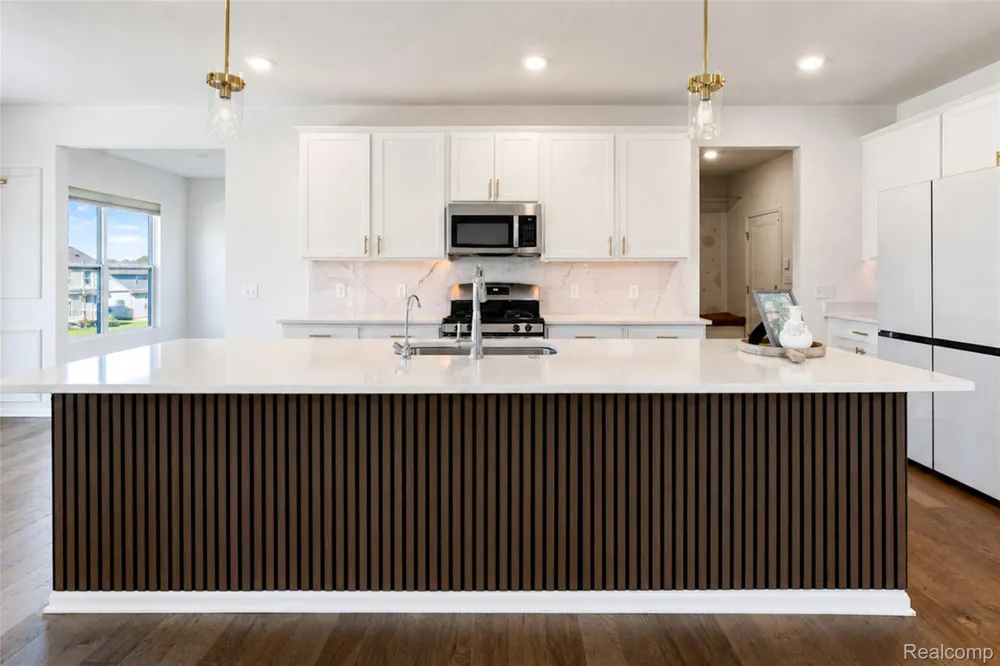 2716 Maize Loop Saline Township, MI 48176