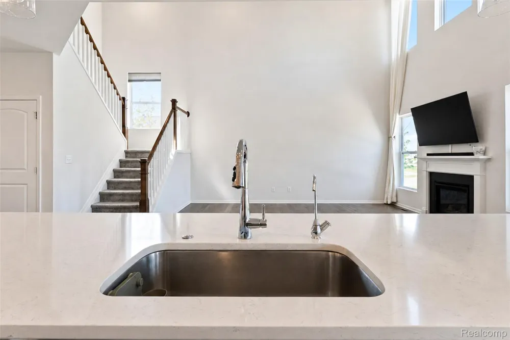 2716 Maize Loop Saline Township, MI 48176