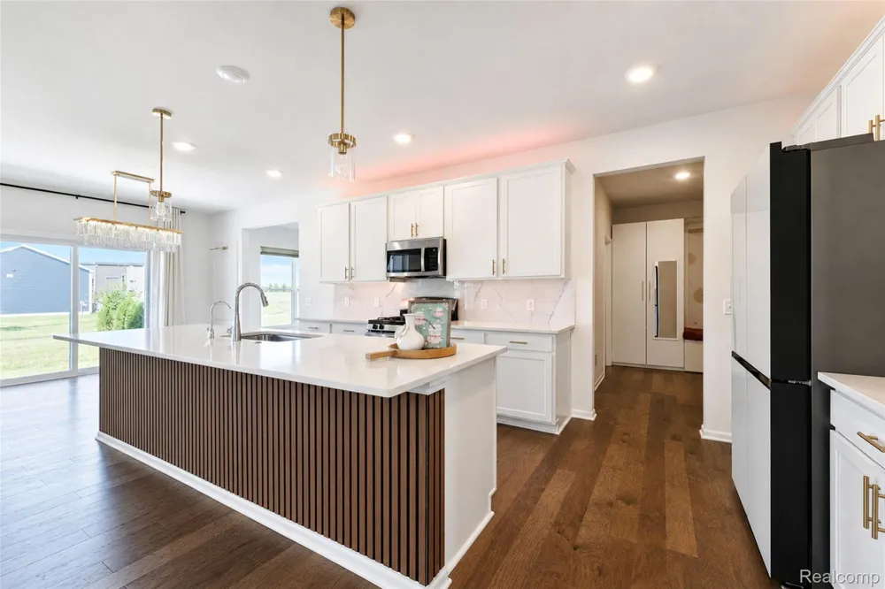 2716 Maize Loop Saline Township, MI 48176