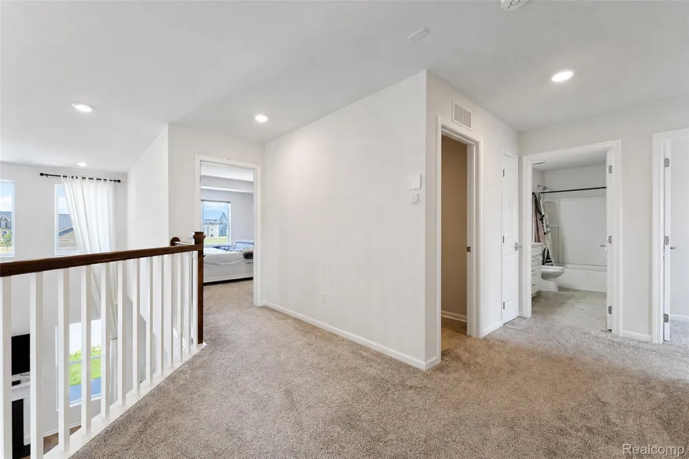 2716 Maize Loop Saline Township, MI 48176