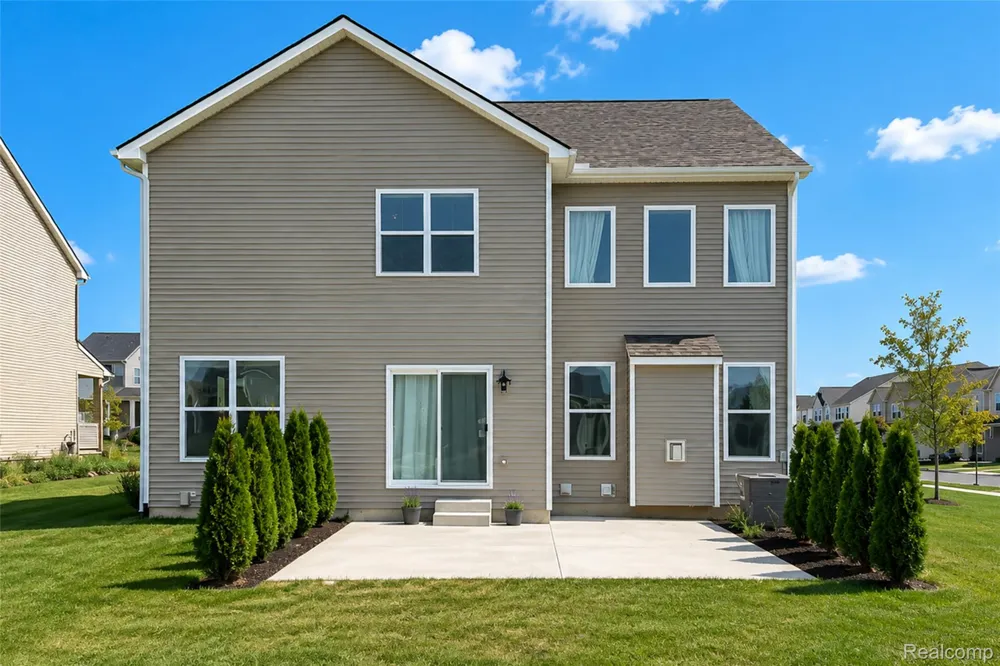 2716 Maize Loop Saline Township, MI 48176