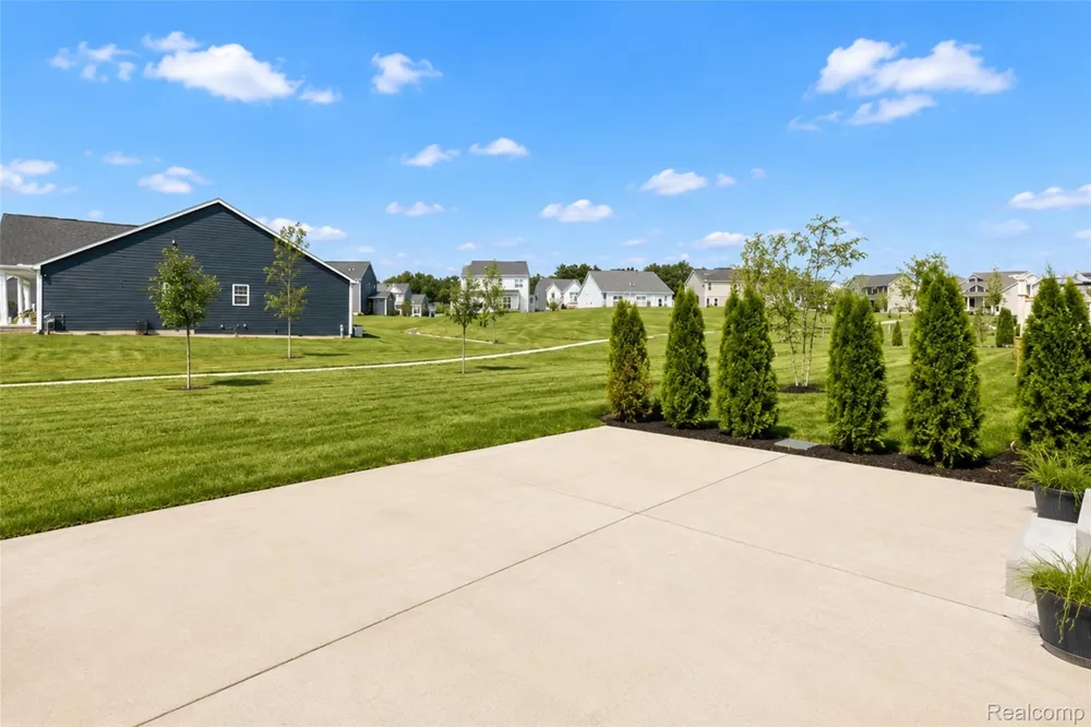 2716 Maize Loop Saline Township, MI 48176