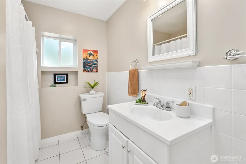 5905 Fish Road Freeland, WA 98249