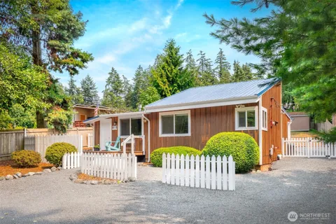 5905 Fish Road
