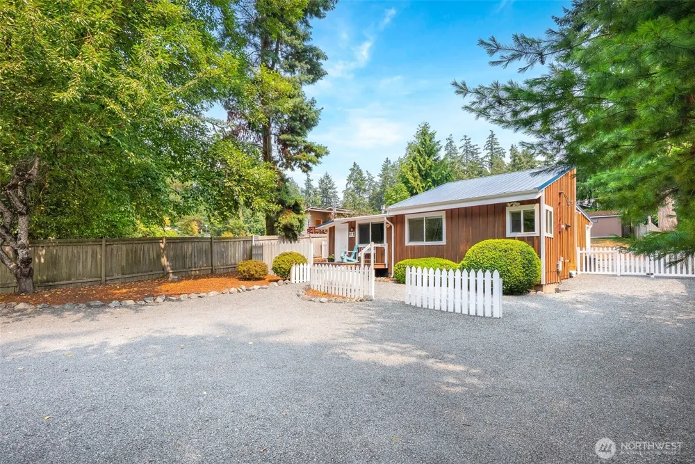 5905 Fish Road Freeland, WA 98249