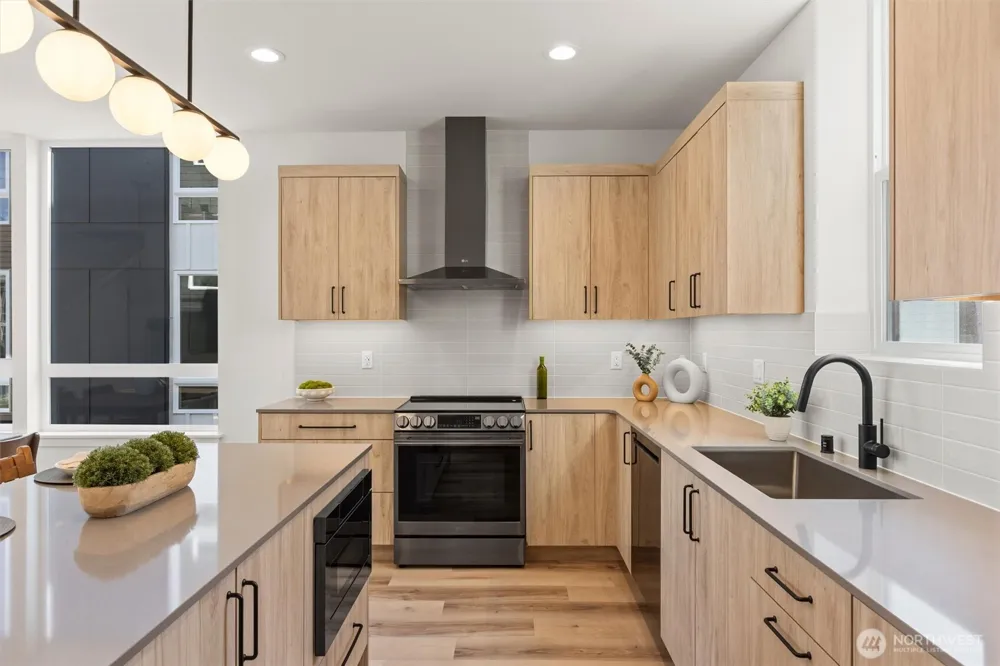 813 NW 63rd Street Seattle, WA 98107