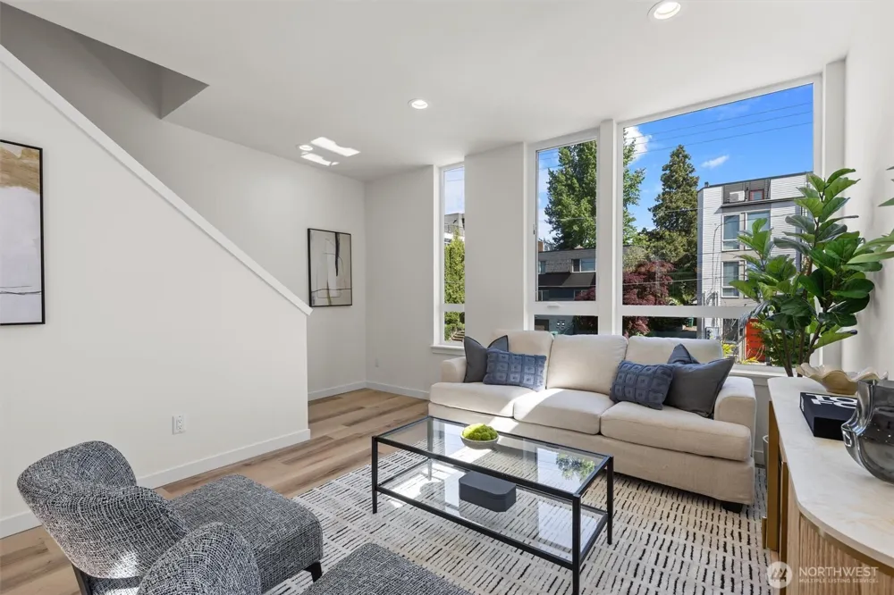813 NW 63rd Street Seattle, WA 98107