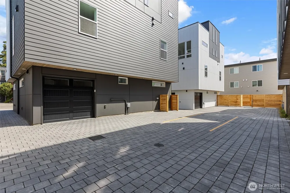 813 NW 63rd Street Seattle, WA 98107