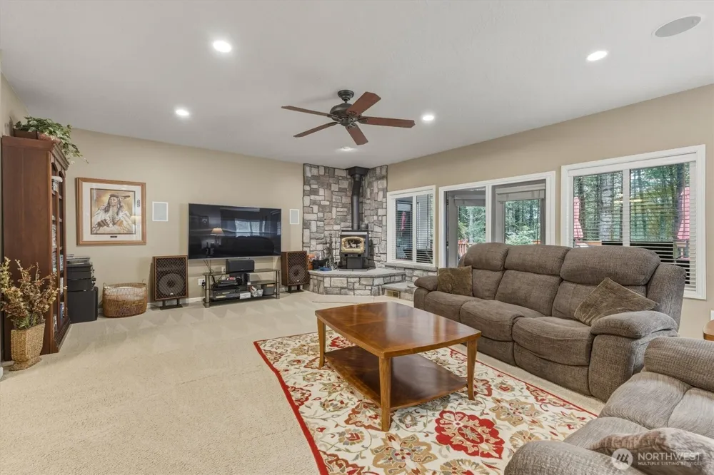 347 Ferncrest Road Longview, WA 98632