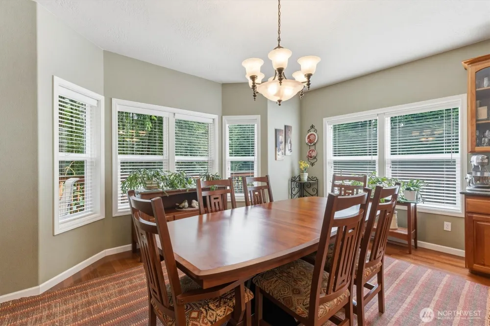 347 Ferncrest Road Longview, WA 98632