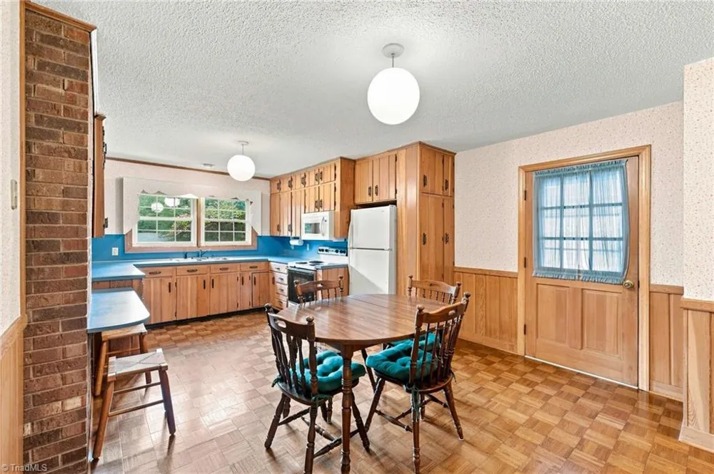 325 Spring Street Yadkinville, NC 27055