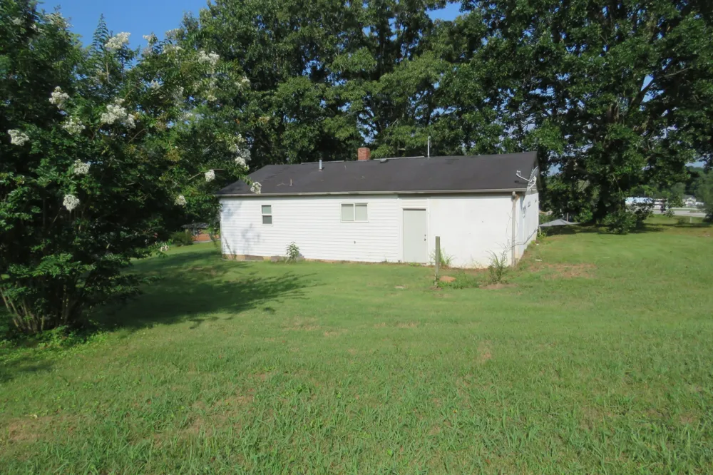 14 Oak St Sparta, TN 38583