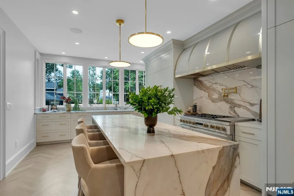 82-84 Watchung Avenue Montclair, NJ 07043