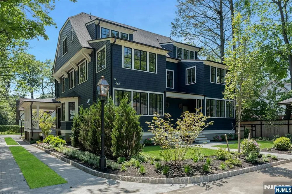 82-84 Watchung Avenue Montclair, NJ 07043