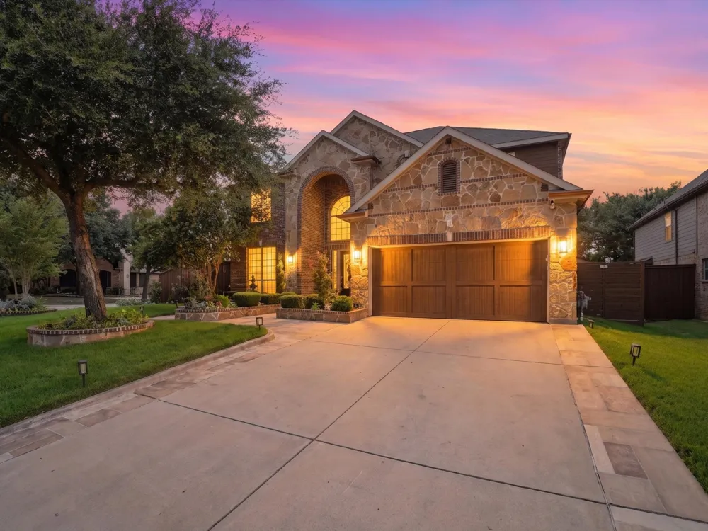 6708 Natures Way Dallas, TX 75236