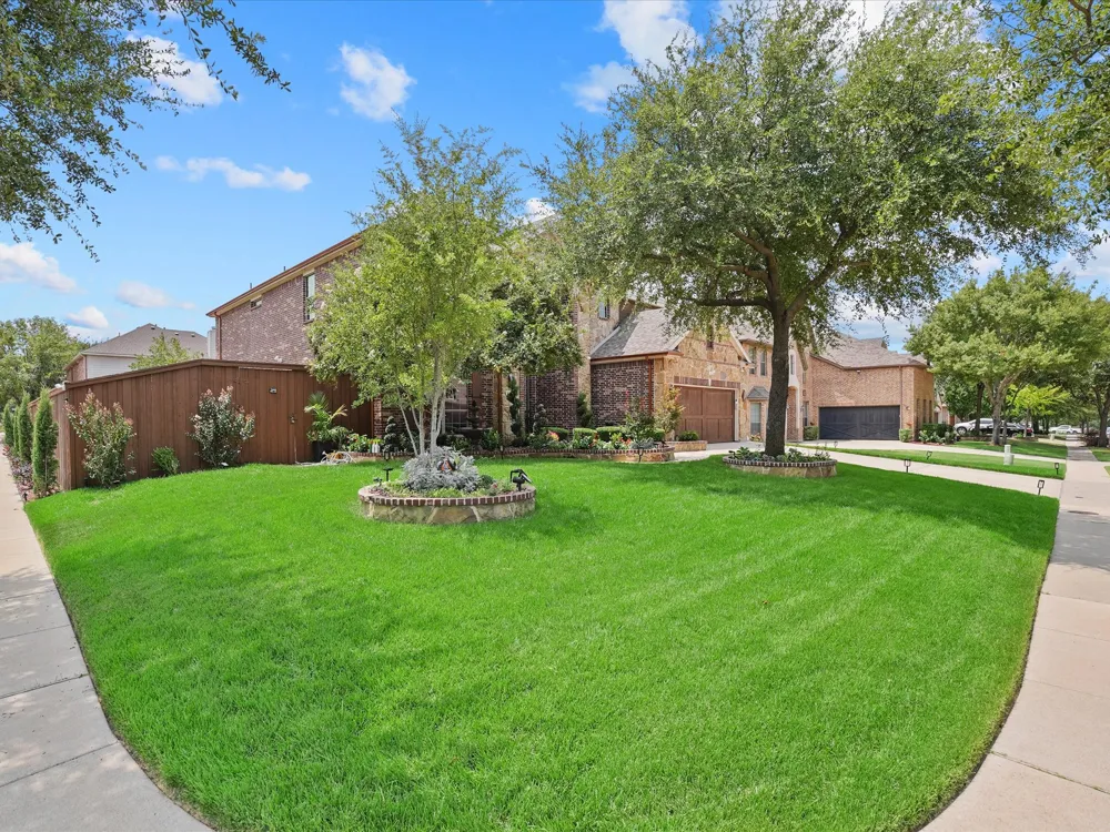 6708 Natures Way Dallas, TX 75236