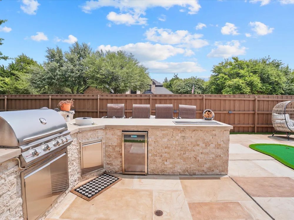 6708 Natures Way Dallas, TX 75236