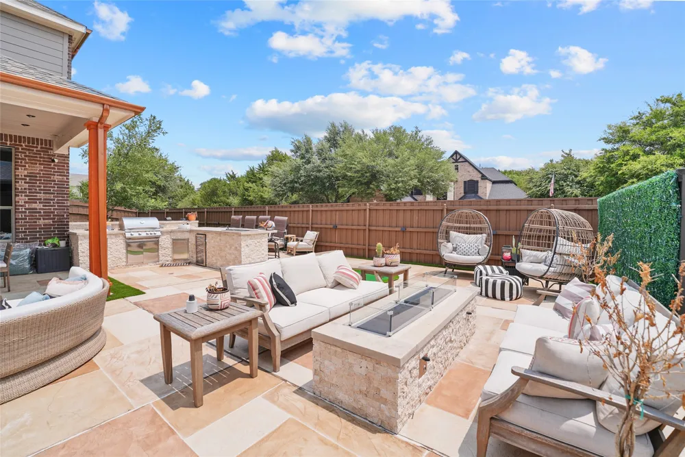 6708 Natures Way Dallas, TX 75236