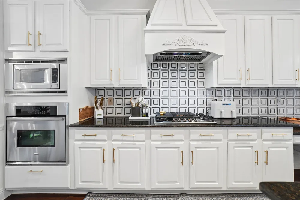 6708 Natures Way Dallas, TX 75236