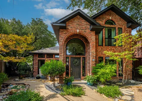 15 Country Club Place