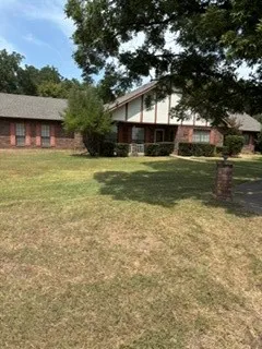 1219 Kiowa Drive E Lake Kiowa, TX 76240