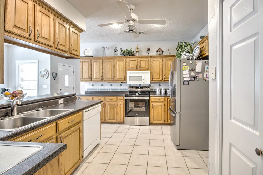 1219 Kiowa Drive E Lake Kiowa, TX 76240