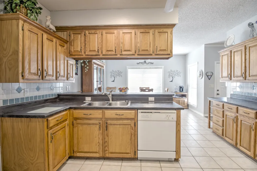 1219 Kiowa Drive E Lake Kiowa, TX 76240