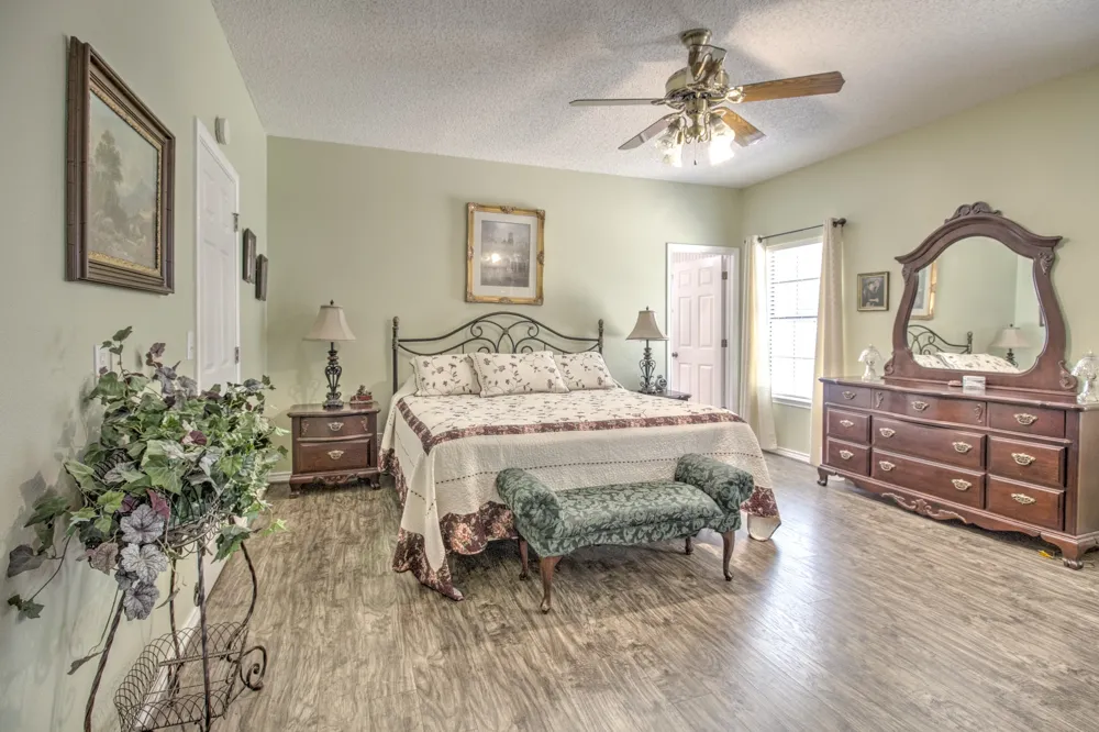 1219 Kiowa Drive E Lake Kiowa, TX 76240