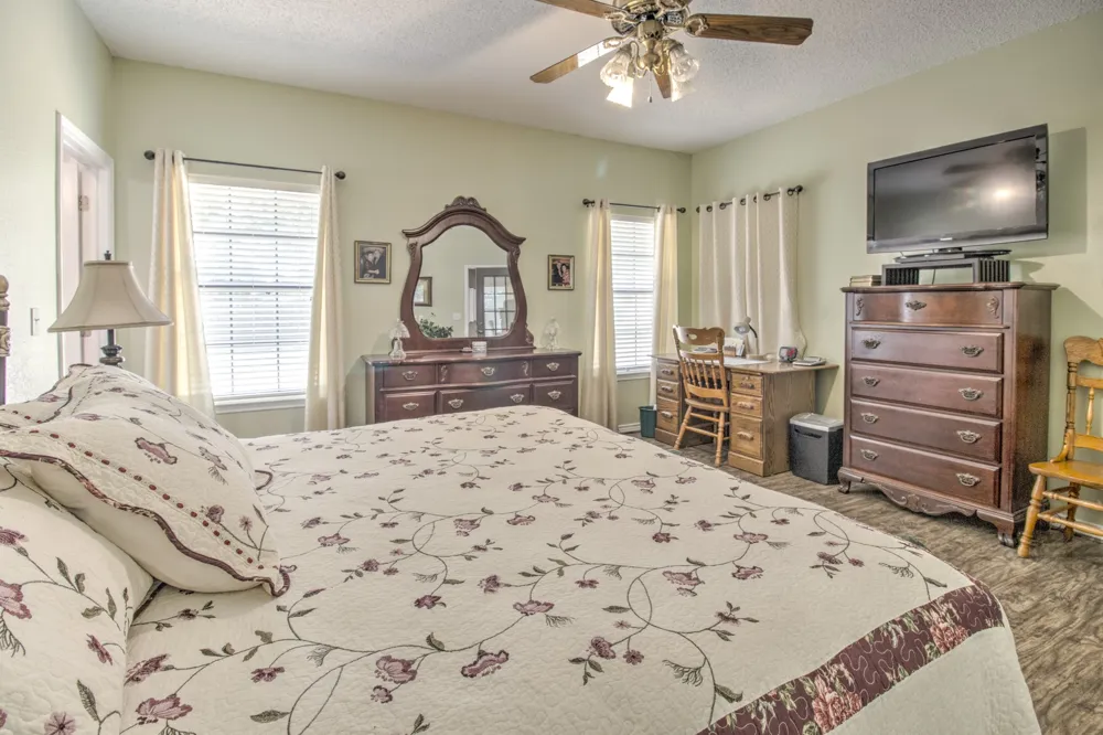 1219 Kiowa Drive E Lake Kiowa, TX 76240
