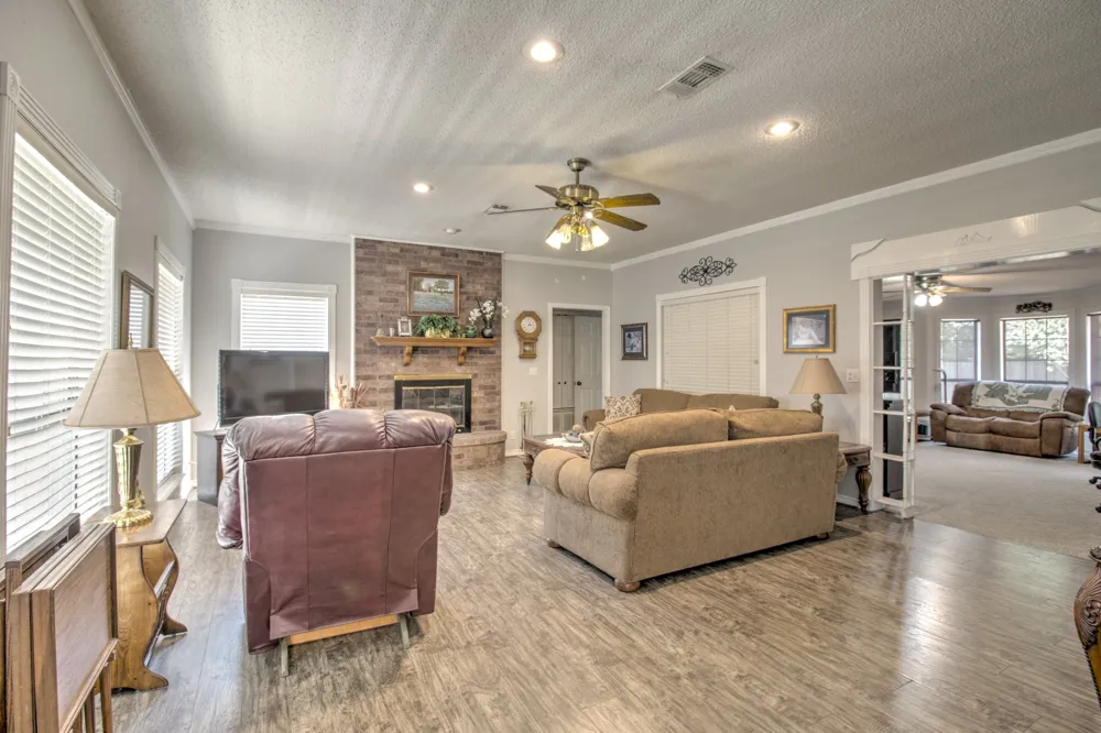 1219 Kiowa Drive E Lake Kiowa, TX 76240