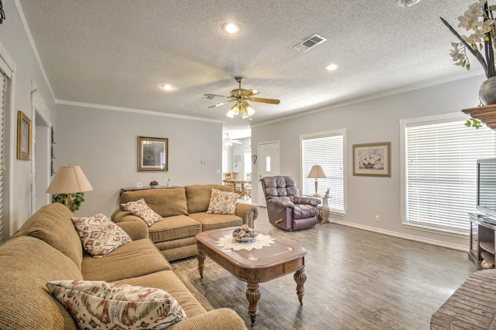 1219 Kiowa Drive E Lake Kiowa, TX 76240