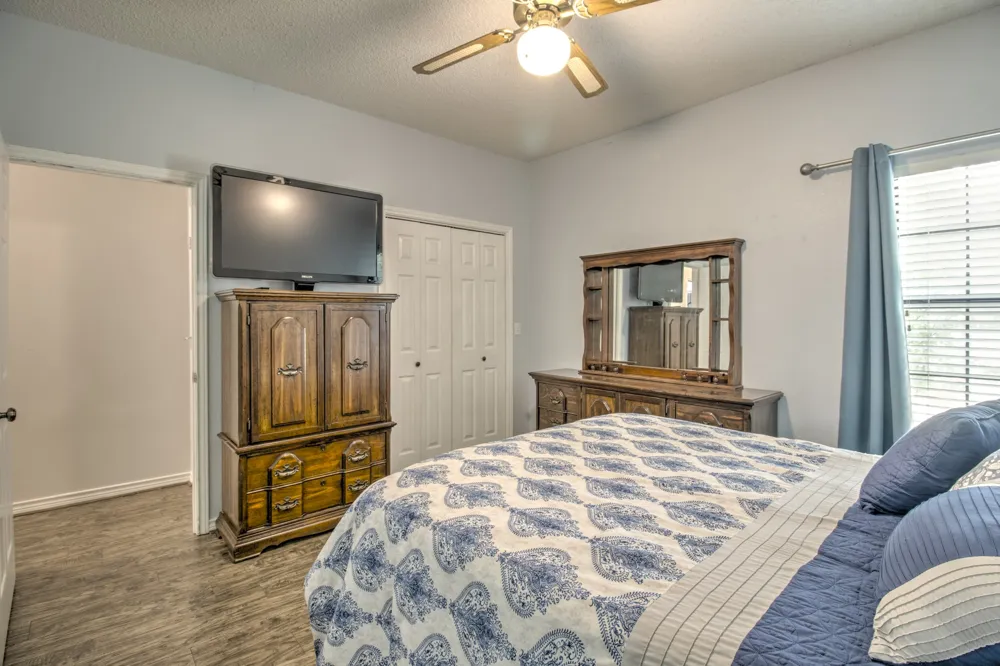 1219 Kiowa Drive E Lake Kiowa, TX 76240