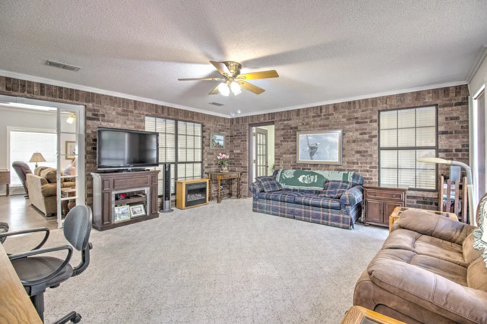 1219 Kiowa Drive E Lake Kiowa, TX 76240