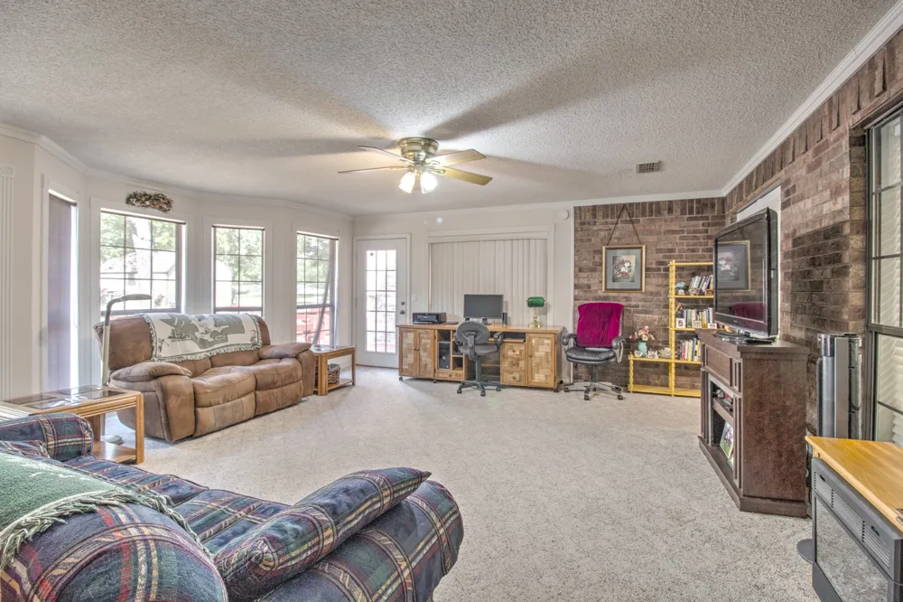 1219 Kiowa Drive E Lake Kiowa, TX 76240