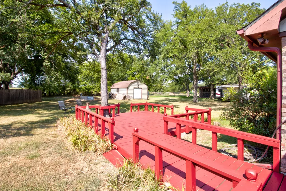 1219 Kiowa Drive E Lake Kiowa, TX 76240