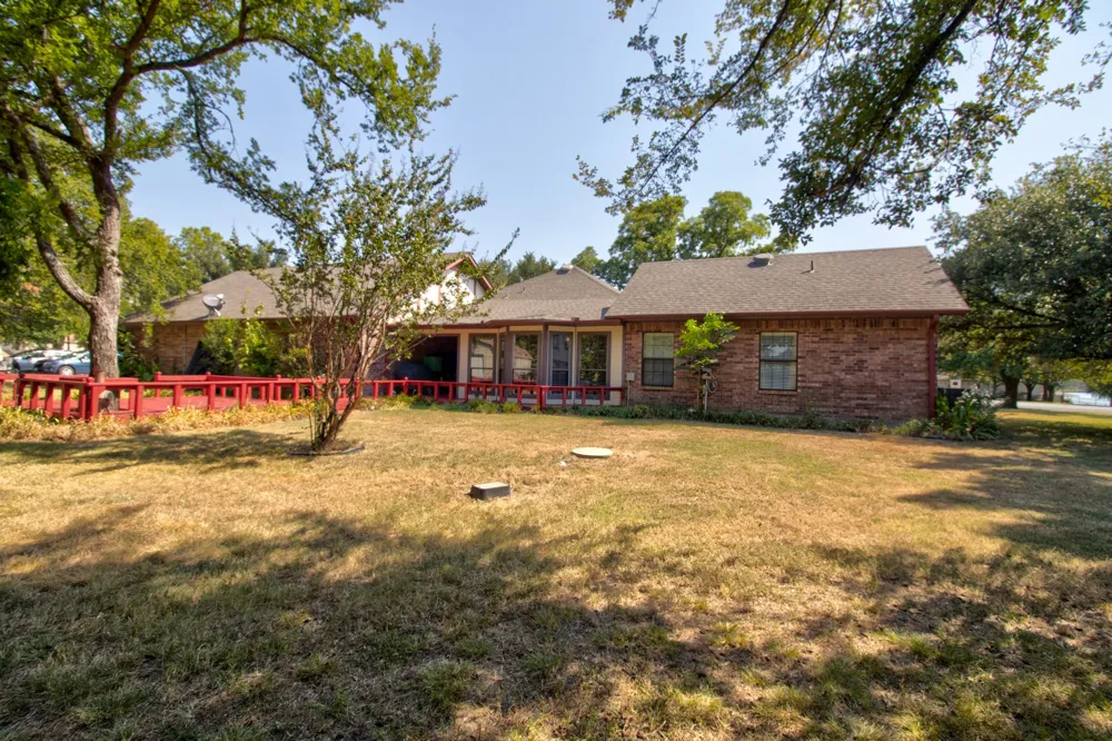 1219 Kiowa Drive E Lake Kiowa, TX 76240