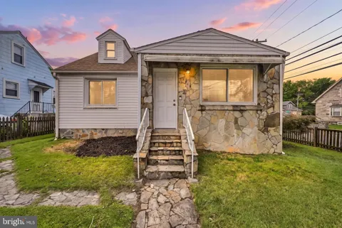 7718 QUEEN ANNE