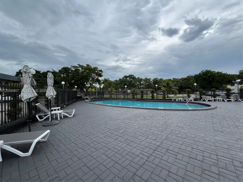8020 Colony Cir N #308 Tamarac, FL 33321