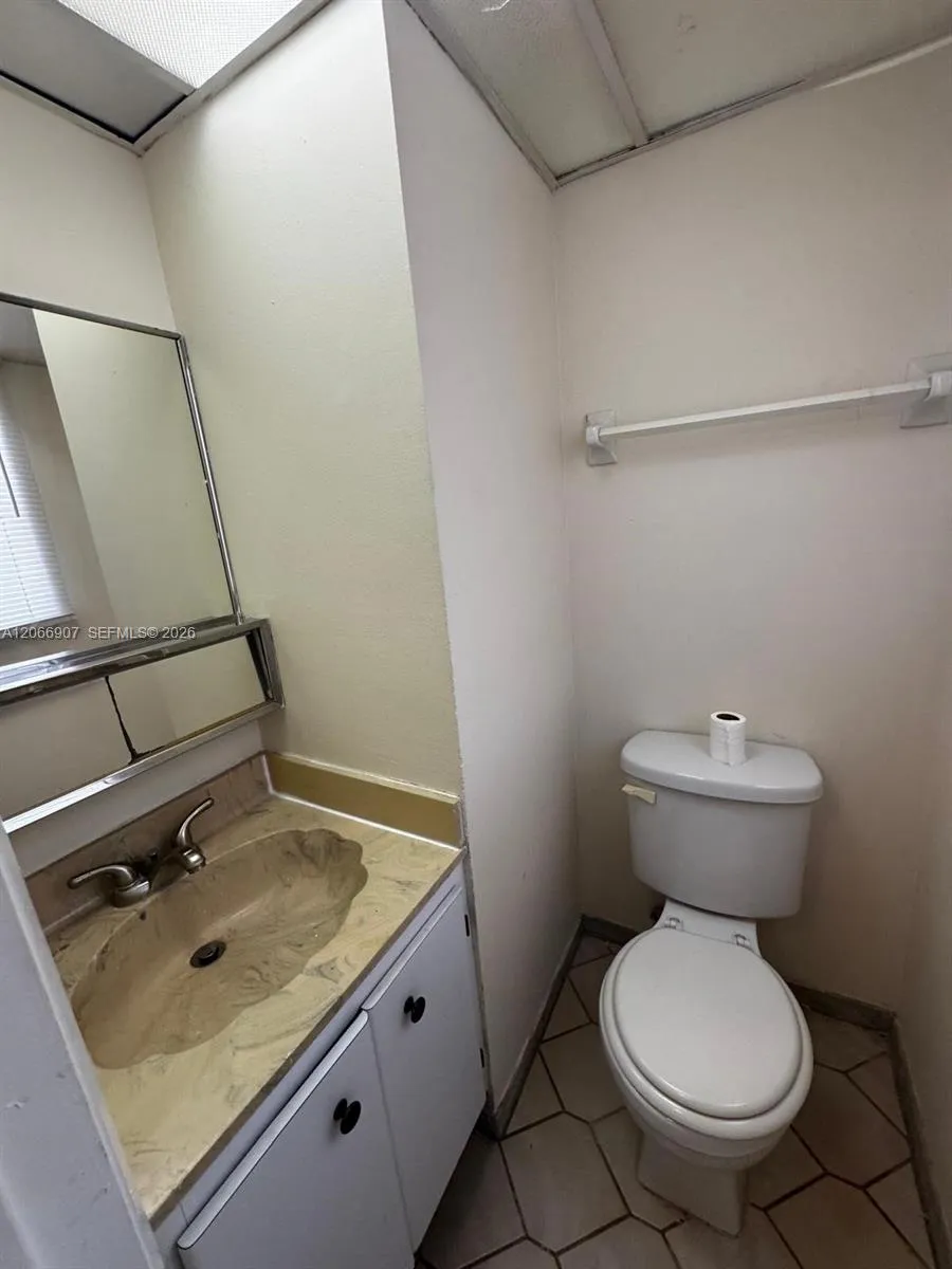 8020 Colony Cir N #308 Tamarac, FL 33321