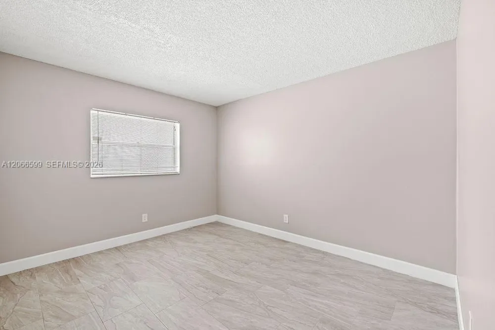 1166 6th Ave #B3 Vero Beach, FL 32960