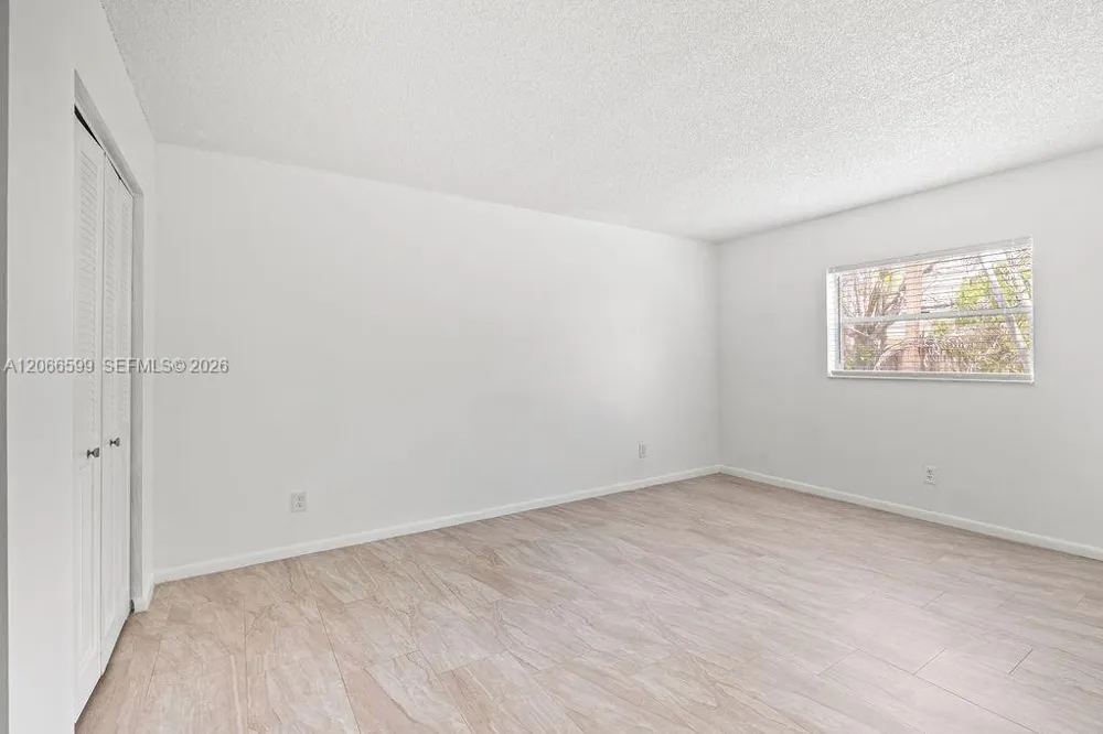1166 6th Ave #B3 Vero Beach, FL 32960