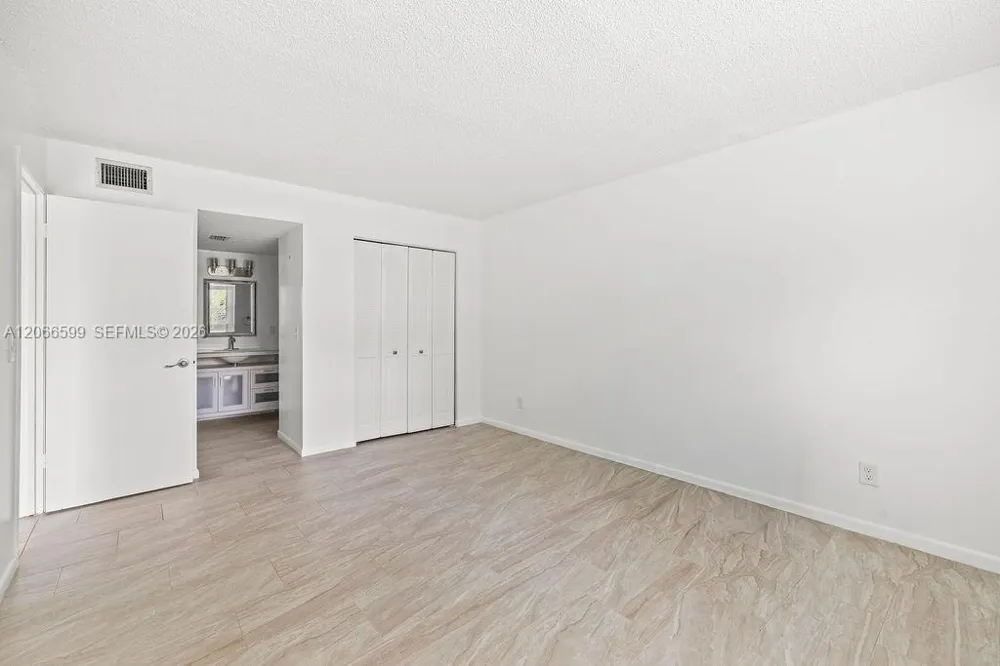 1166 6th Ave #B3 Vero Beach, FL 32960