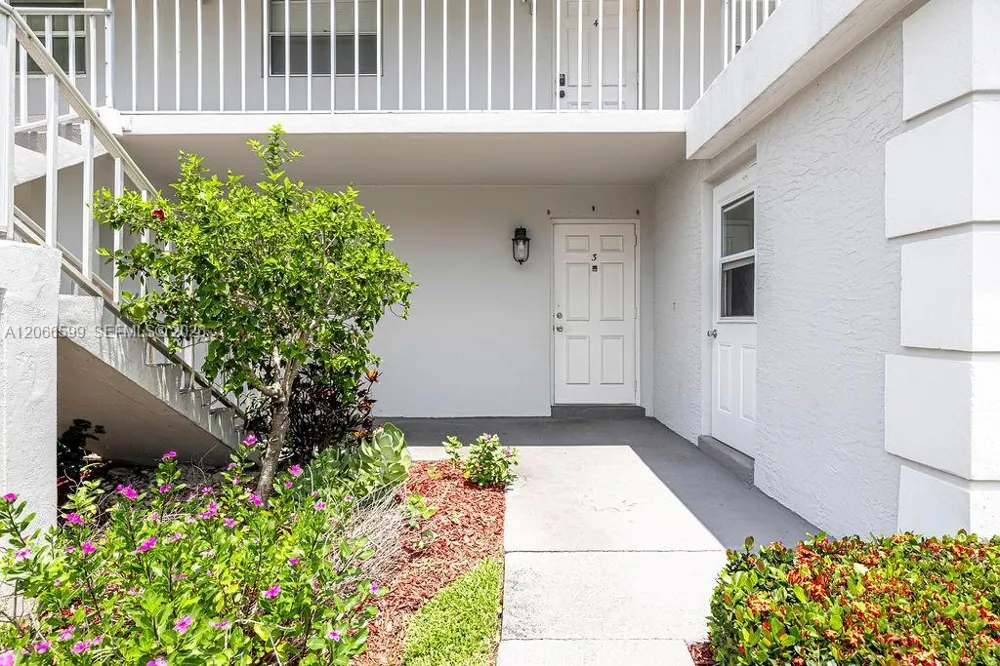 1166 6th Ave #B3 Vero Beach, FL 32960