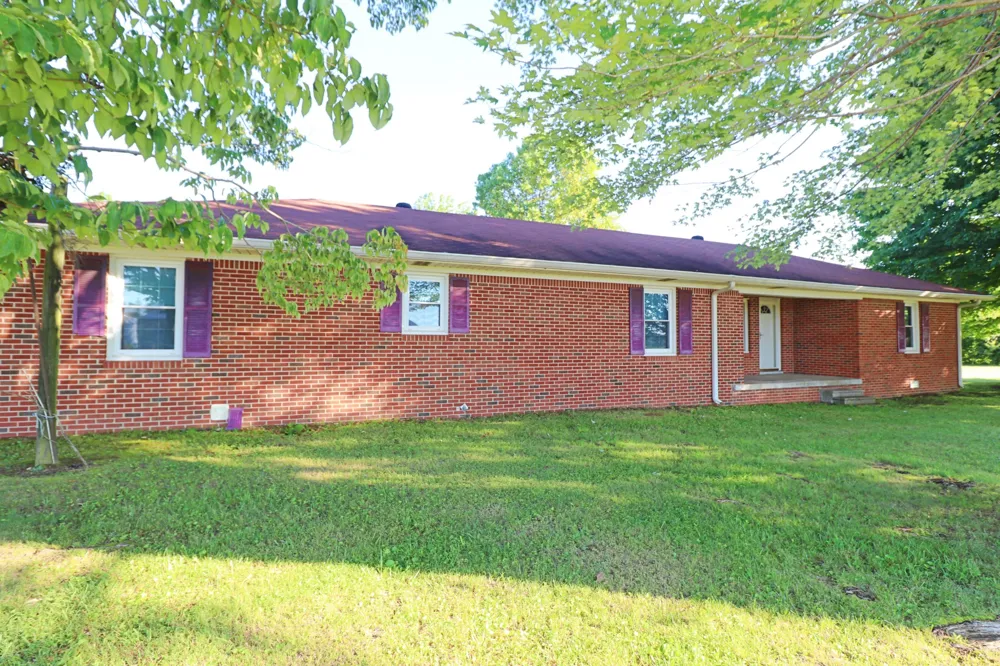 6254 Carthage Rd Pleasant Shade, TN 37145