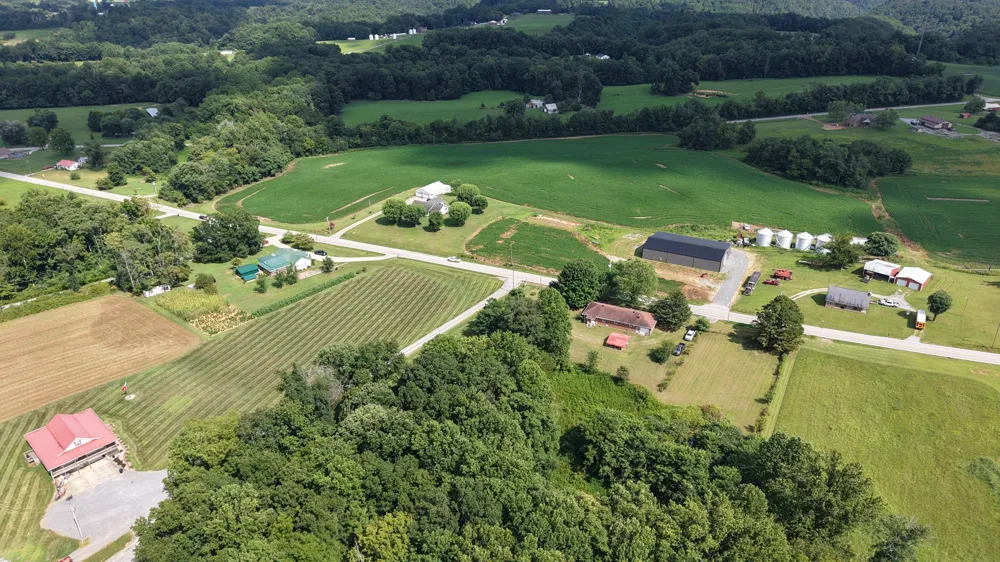 6254 Carthage Rd Pleasant Shade, TN 37145