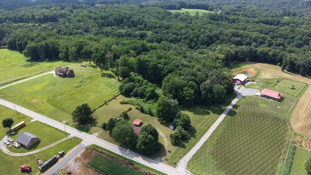 6254 Carthage Rd Pleasant Shade, TN 37145