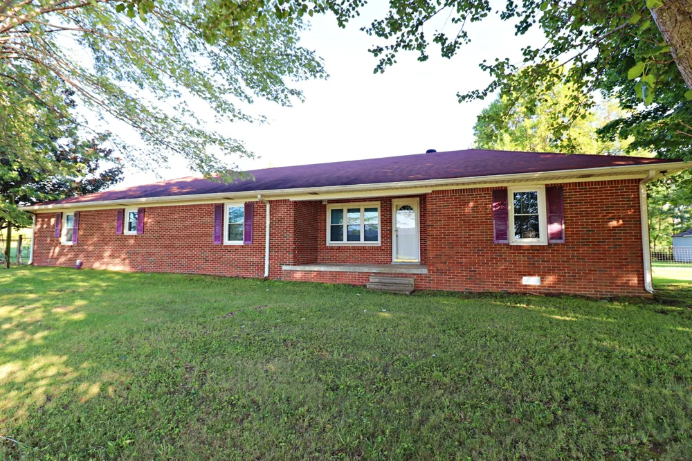 6254 Carthage Rd Pleasant Shade, TN 37145