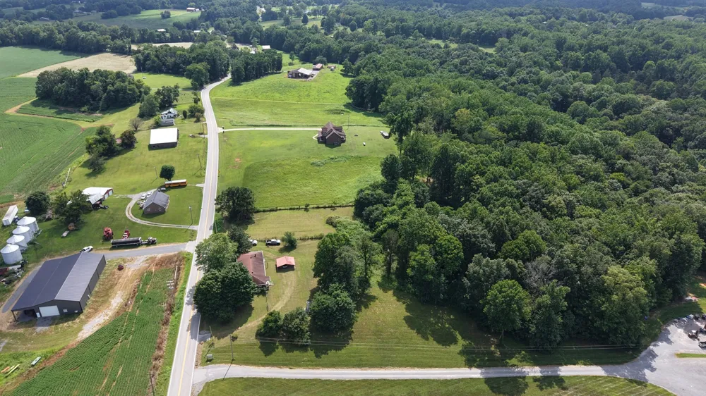 6254 Carthage Rd Pleasant Shade, TN 37145