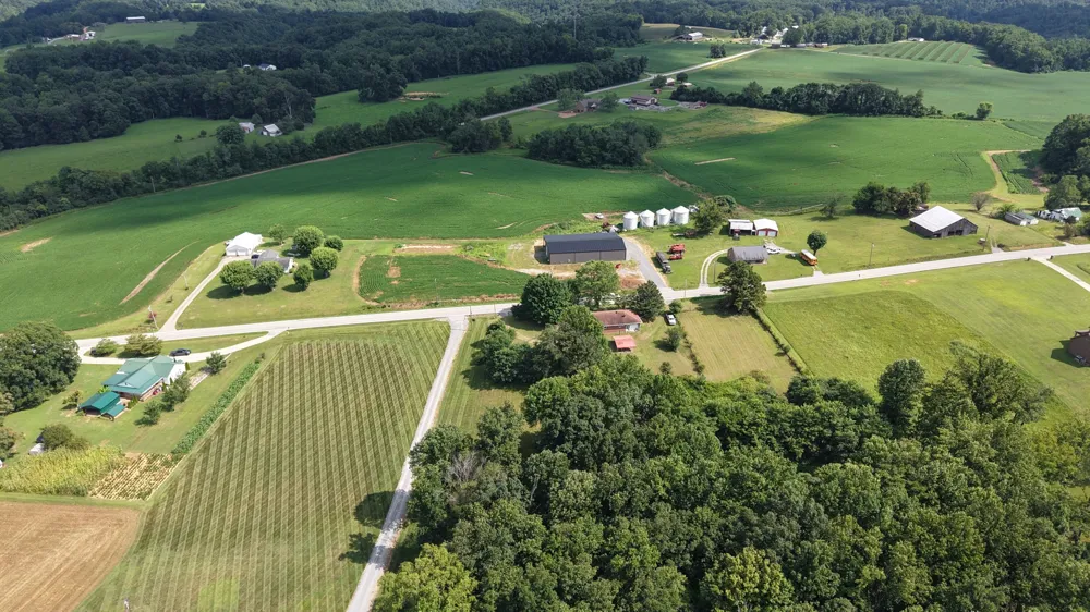 6254 Carthage Rd Pleasant Shade, TN 37145
