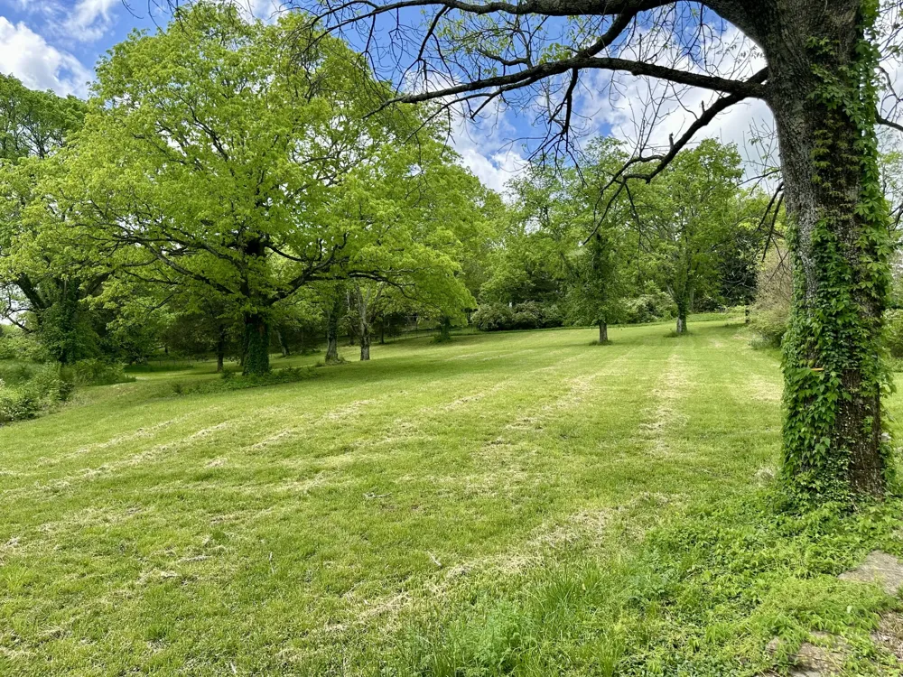 6001 Hillsboro Pike Nashville, TN 37215
